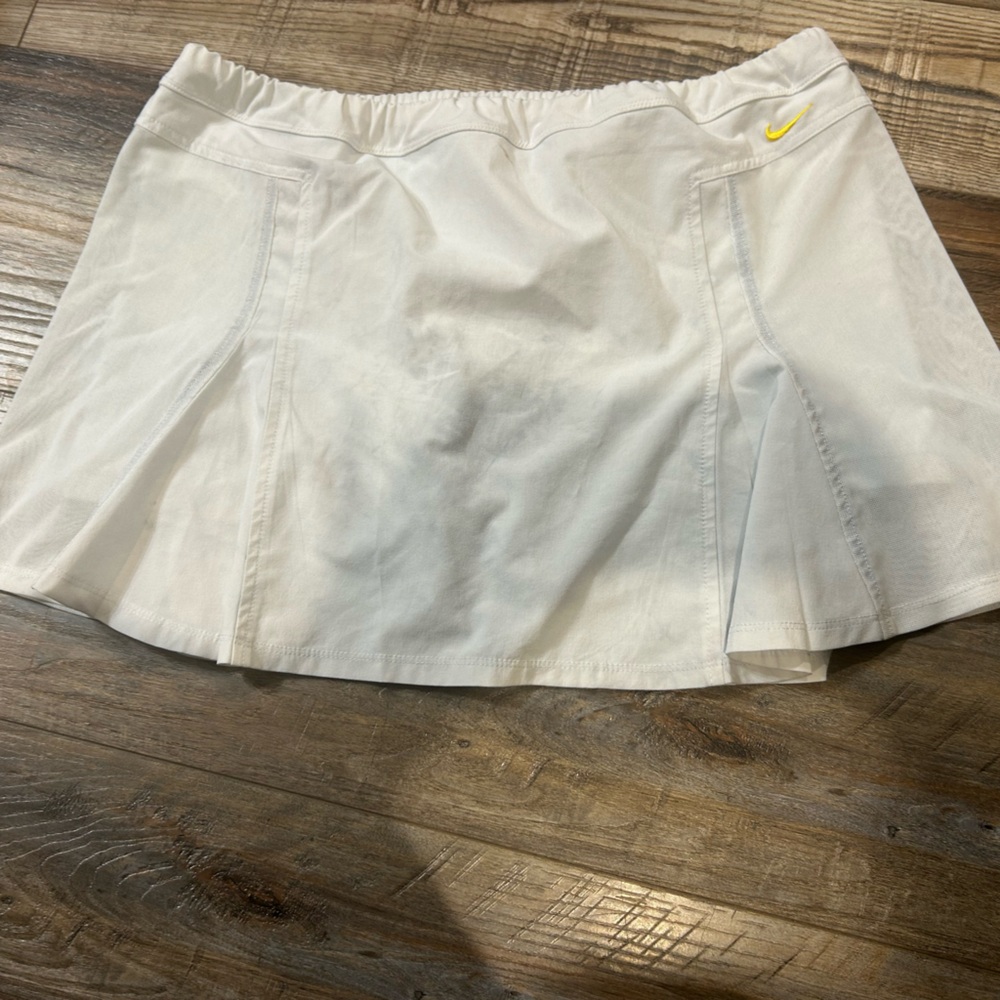 Nike White Women's Skorts